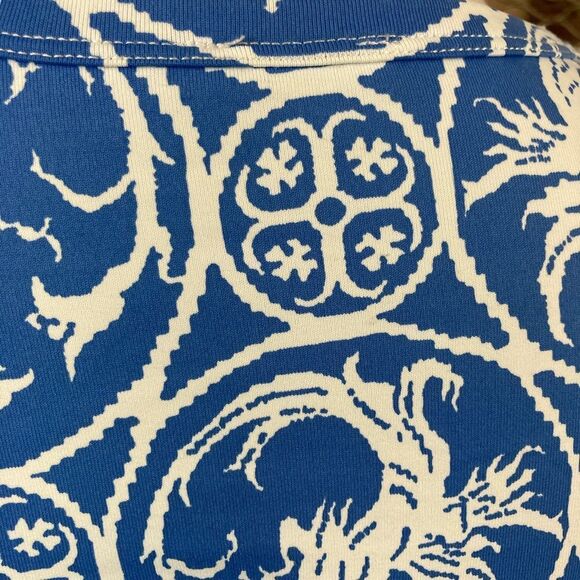 J.McLaughlin Griffon Print Blue Graphic Stretchy short Sleeved Top - Picture 5 of 8